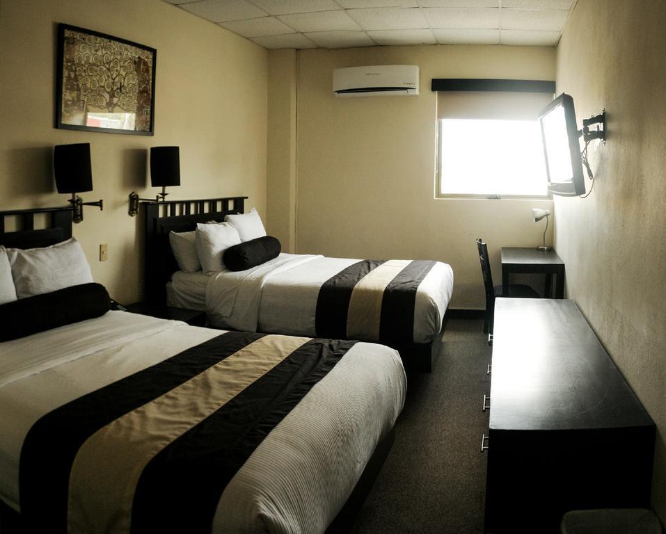 Hotel El Camino Inn & Suites Reynosa Buitenkant foto