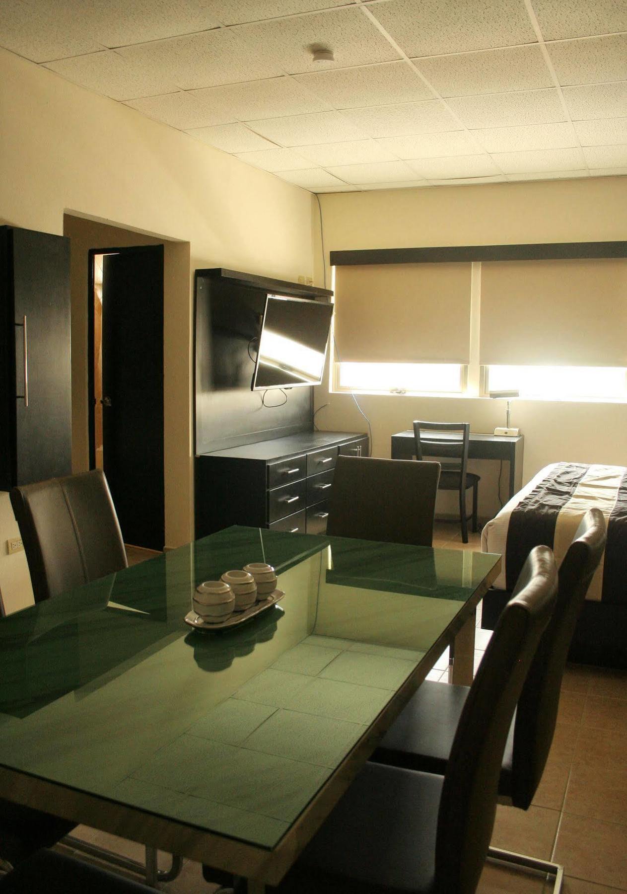 Hotel El Camino Inn & Suites Reynosa Buitenkant foto
