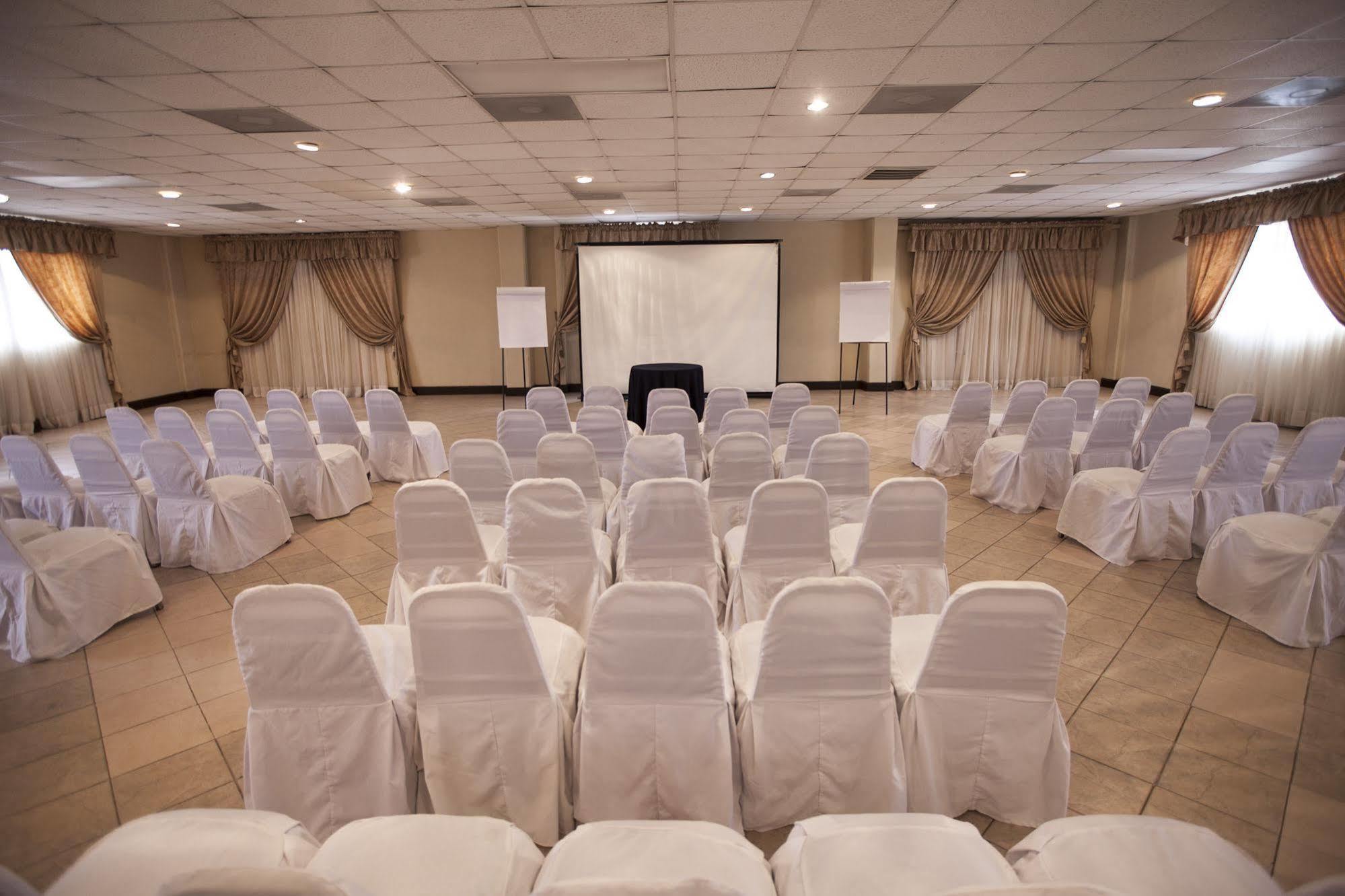 Hotel El Camino Inn & Suites Reynosa Buitenkant foto