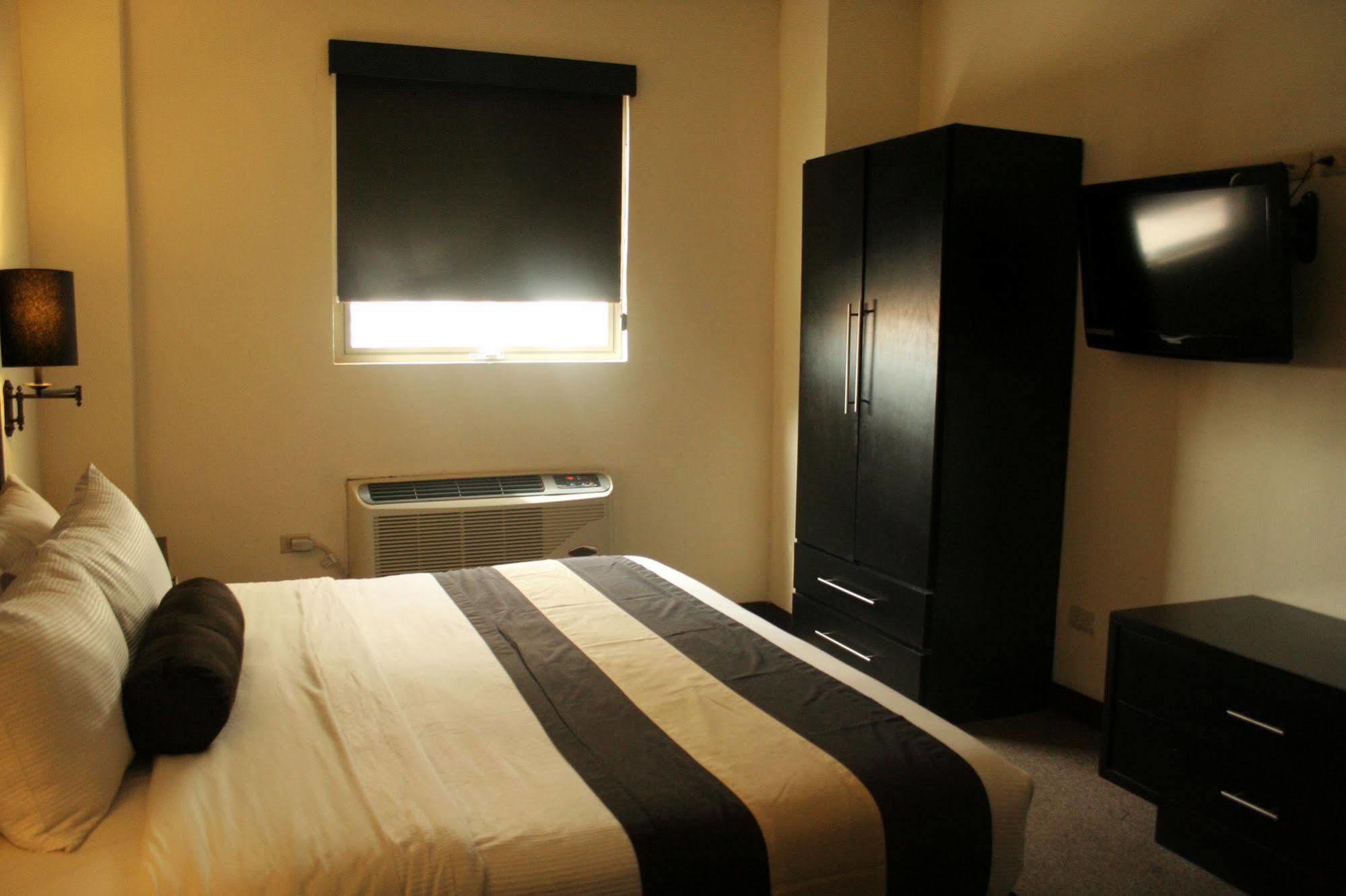 Hotel El Camino Inn & Suites Reynosa Buitenkant foto