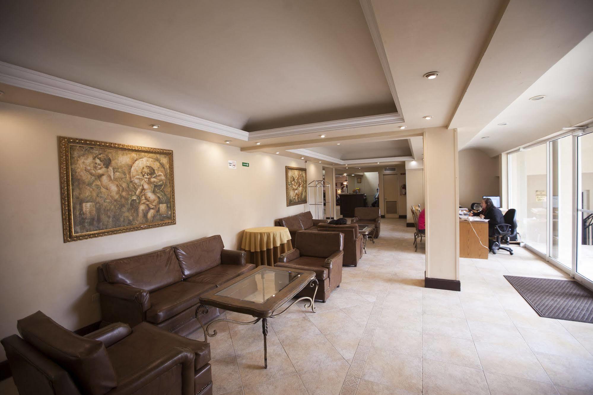 Hotel El Camino Inn & Suites Reynosa Buitenkant foto